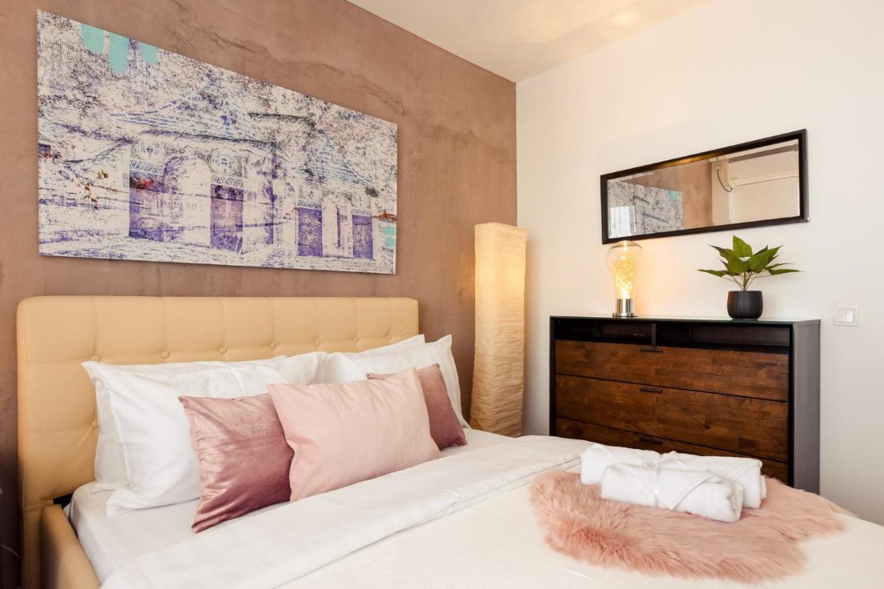 New - Elegant Duplex With Amazing View & Balcony - Homey Residence Bucureşti Eksteriør bilde